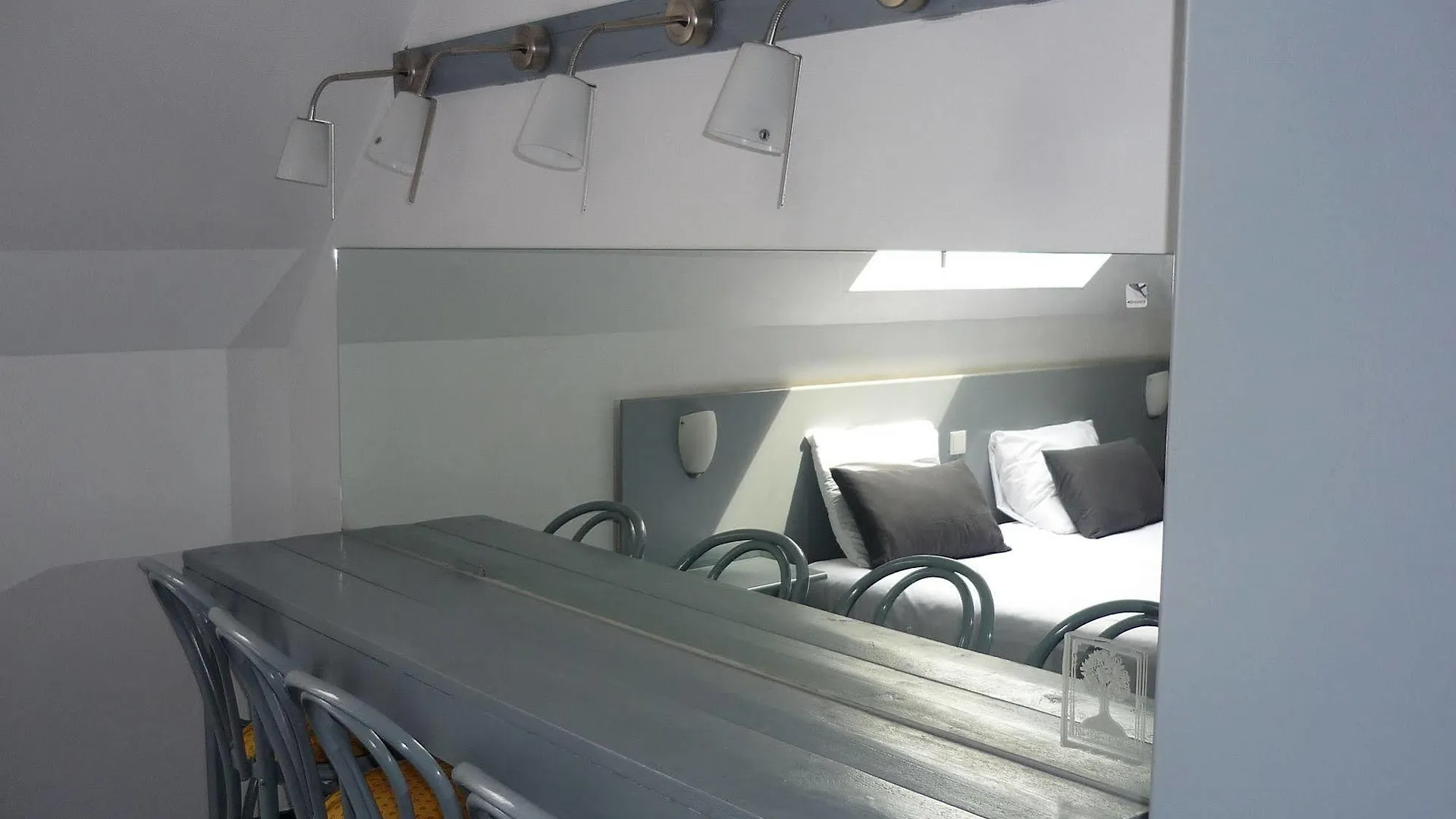 Hotel Beez Maastricht 2*,